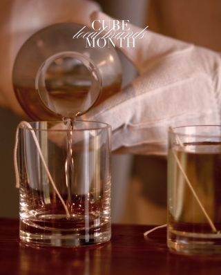 Proces výroby sviečok LUMINIA začína výberom prírodných voskov, ktoré horia čisto a dlho. Nasleduje miešanie jedinečných...